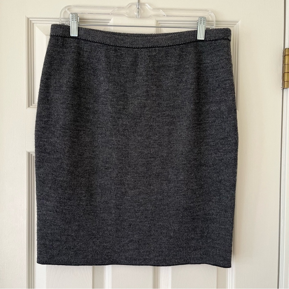 Eileen Fisher Dark Gray 100% Merino Wool Pencil Skirt, Size Medium, Italian Yarn - Picture 2 of 6